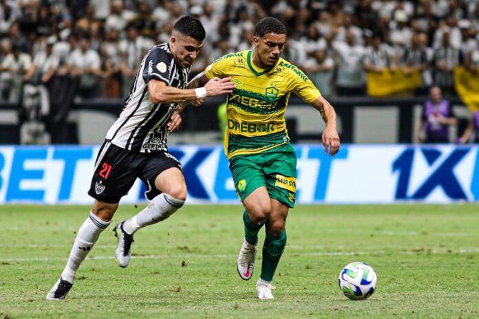 Cuiabá perde e desce na tabela do Brasileirão; 6 jogos sem vencer